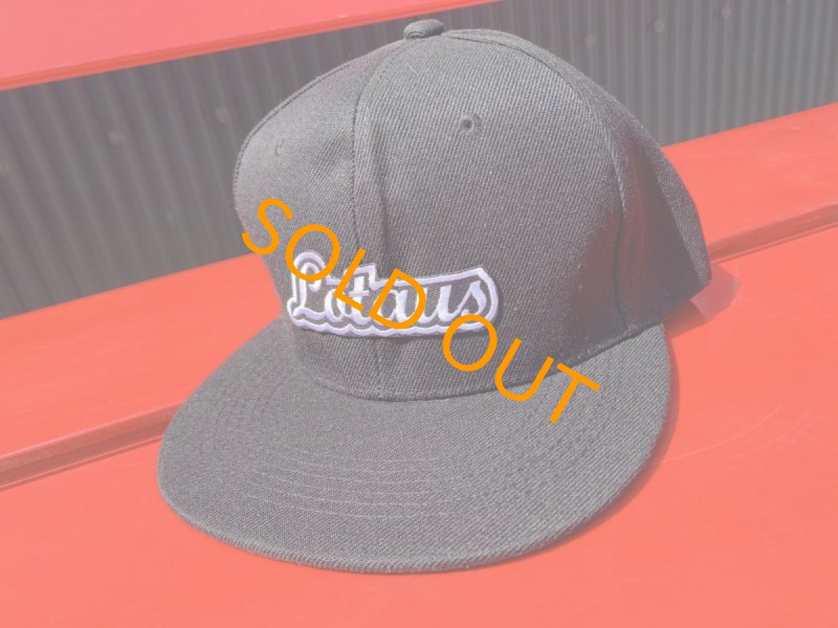 画像2:  LOTAUS"EMBLEM SNAP BACK"フラットキャップ  (2)