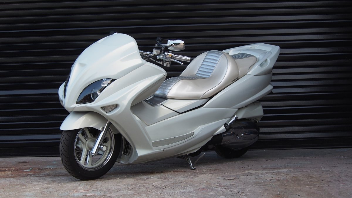 画像2: マジェスティ250 メッキローダウン ホワイトカスタム (2)