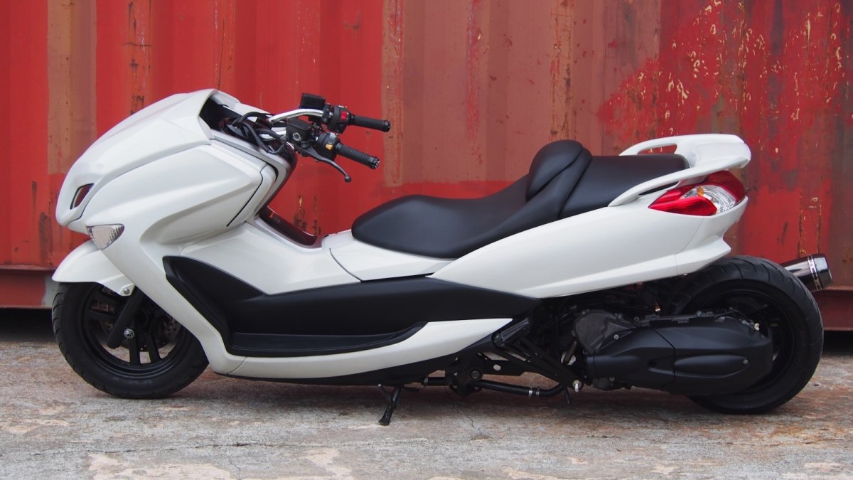 画像4: 4D9マジェスティ250(SG20J) VOGUEエアロ　300ロンホイローダウンカスタム (4)