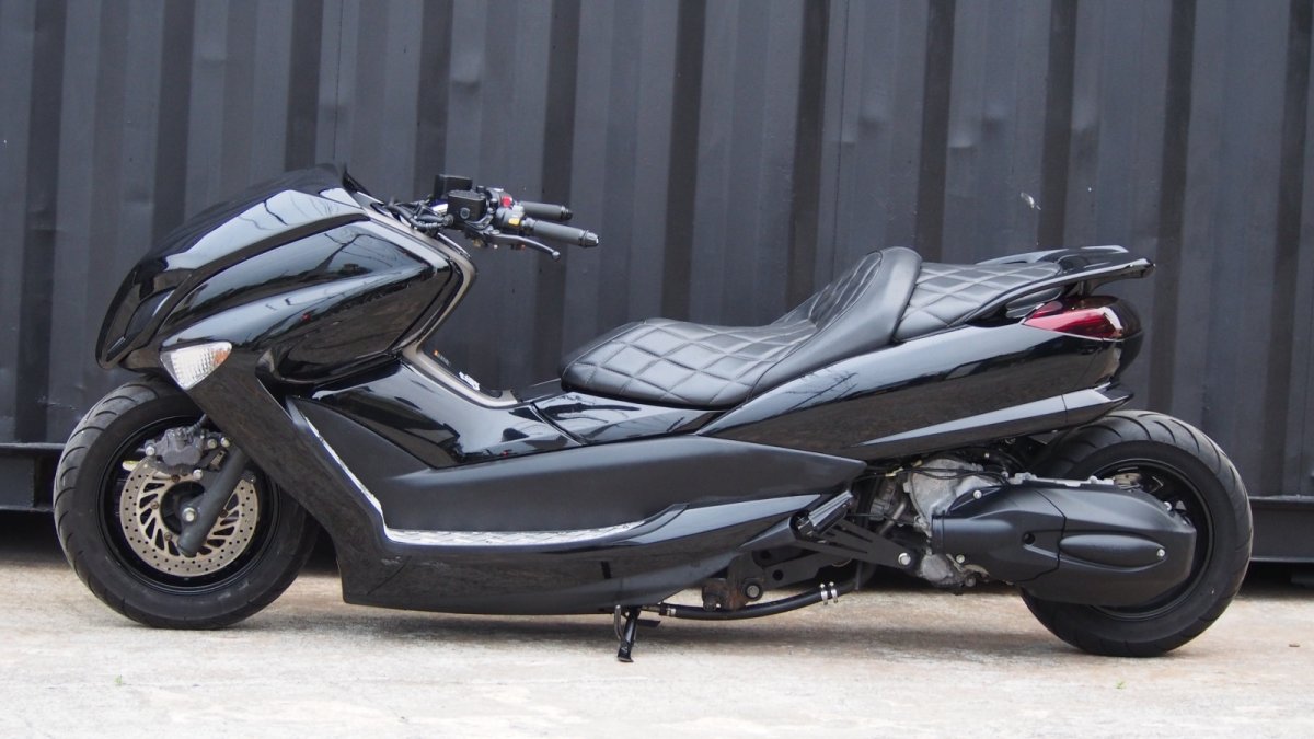 画像4: 4D9 マジェスティ　後期　VOGUEエアロ　 LOTAUS300ロンホイ 　ブラックカスタム (4)