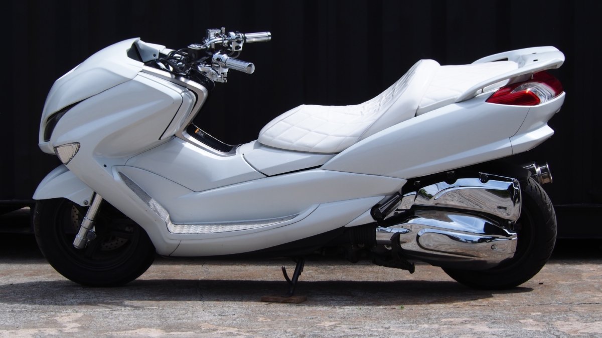 画像8: 4D9マジェスティ250(SG20J )後期　ホワイト＆メッキ　カスタム (8)