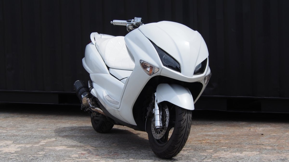 画像2: 4D9マジェスティ250(SG20J )後期　ホワイト＆メッキ　カスタム (2)